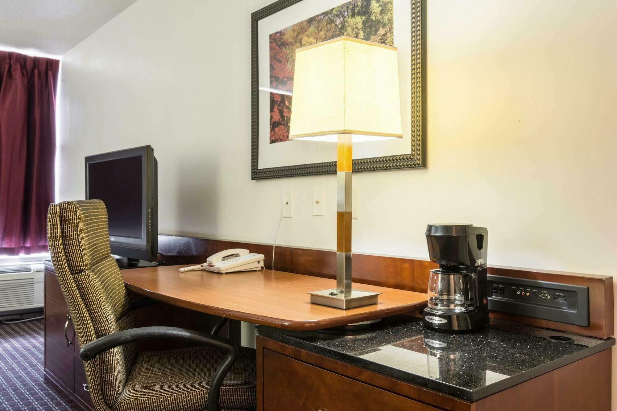 Days Inn By Wyndham Hartsfield Jackson Atlanta Airport West College Park Exteriör bild